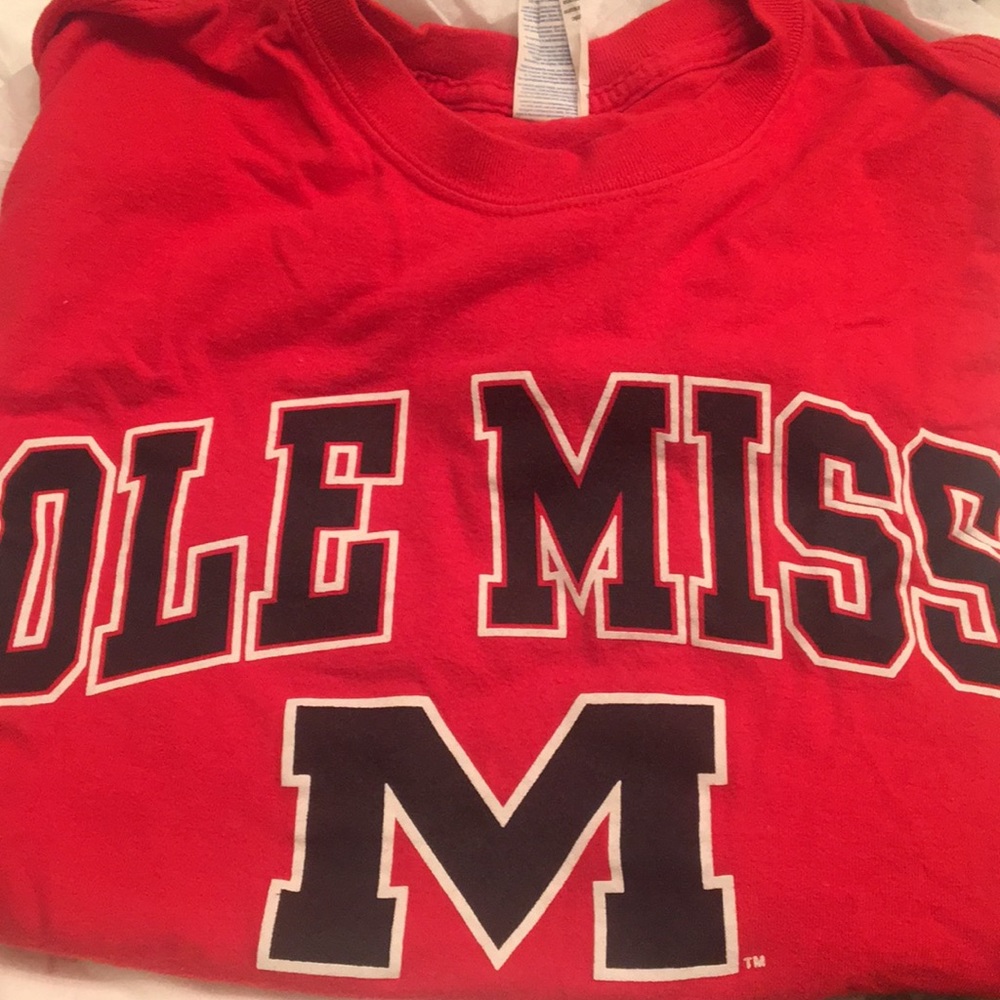 Ole Miss t-shirt red size large